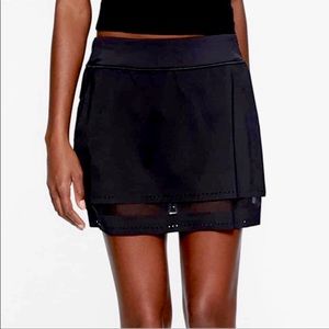 Athleta Laser Run Skort Black Size: Small